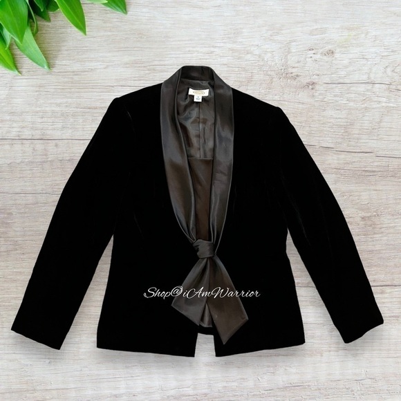 Talbots soft black velvet satin lapel tie blazer with built in cami - Picture 3 of 9
